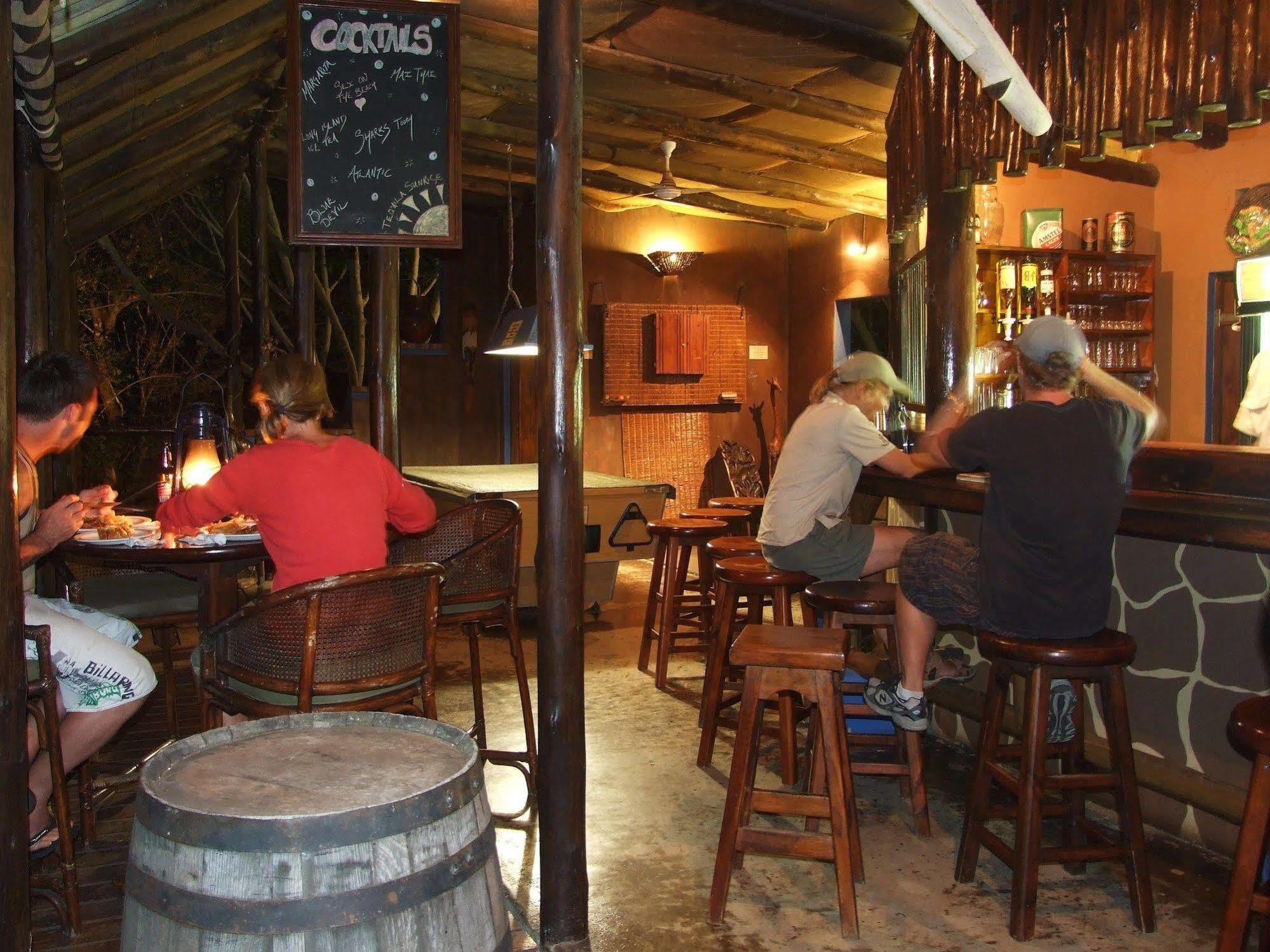 Isinkwe Backpackers Bushcamp Hotel Hluhluwe Exterior foto