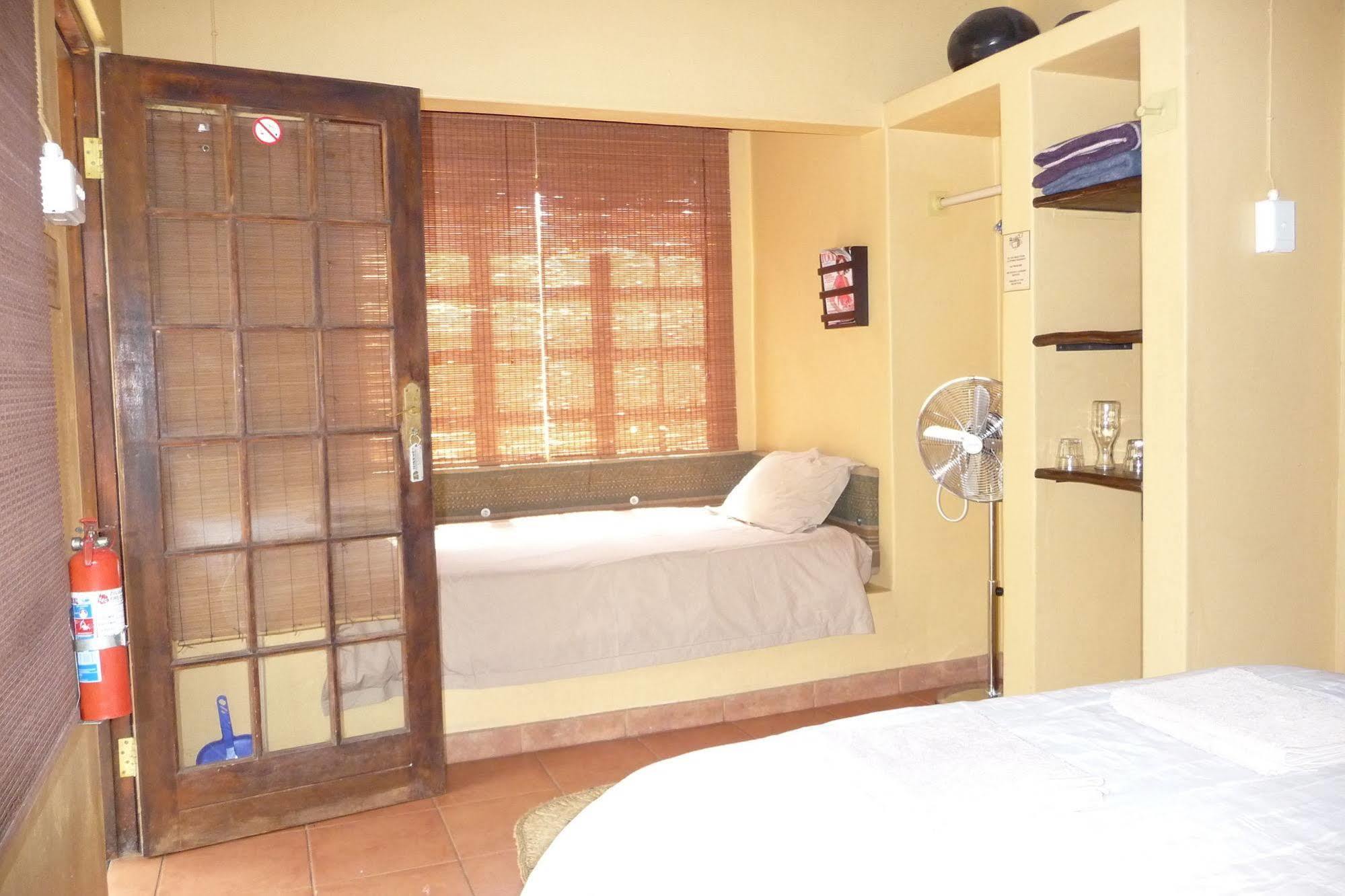 Isinkwe Backpackers Bushcamp Hotel Hluhluwe Exterior foto