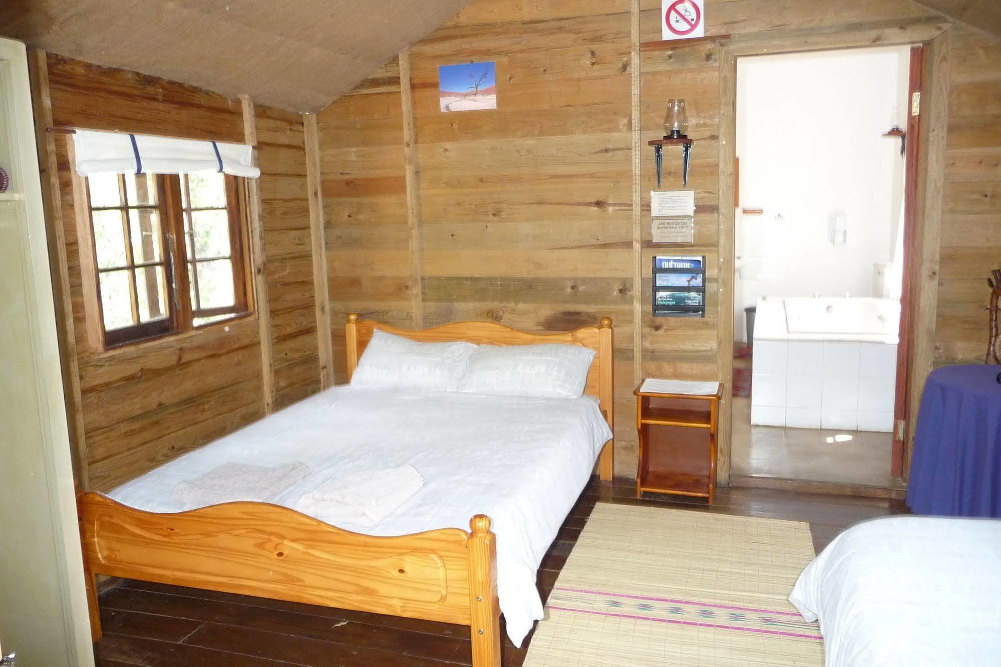 Isinkwe Backpackers Bushcamp Hotel Hluhluwe Exterior foto