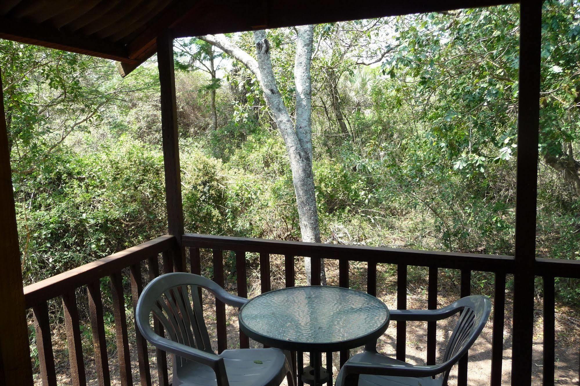 Isinkwe Backpackers Bushcamp Hotel Hluhluwe Exterior foto