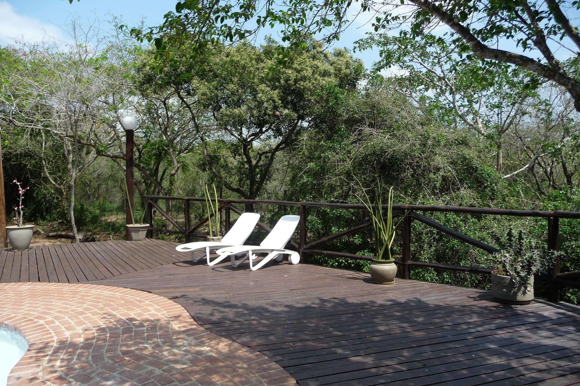 Isinkwe Backpackers Bushcamp Hotel Hluhluwe Exterior foto