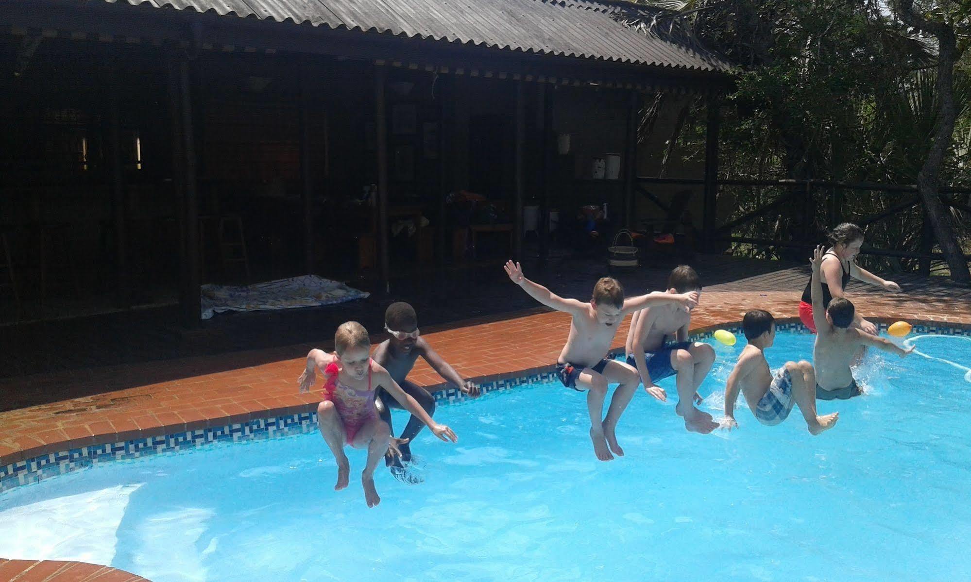 Isinkwe Backpackers Bushcamp Hotel Hluhluwe Exterior foto