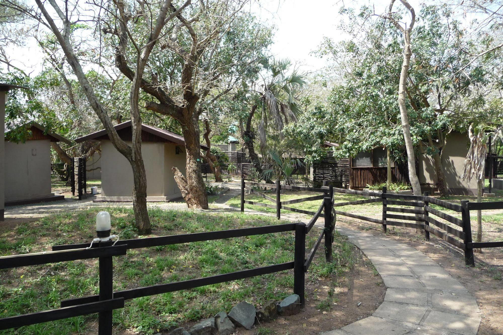 Isinkwe Backpackers Bushcamp Hotel Hluhluwe Exterior foto